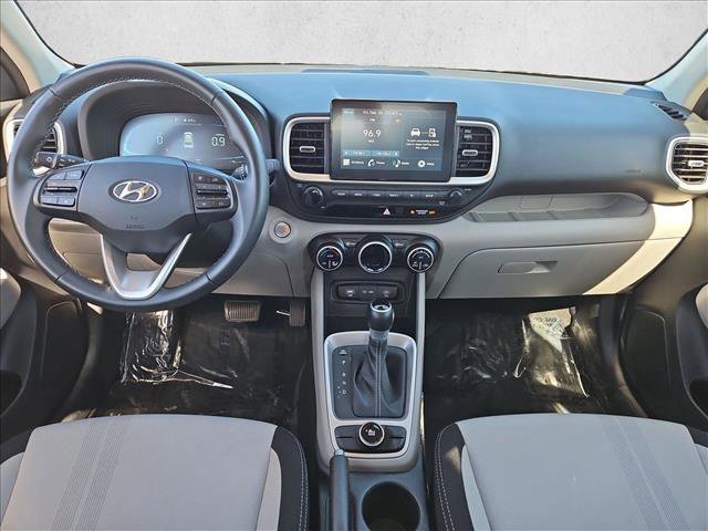 Certified 2025 Hyundai Venue SEL image 23