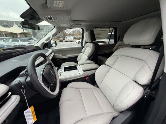 New 2025 Lincoln Navigator Reserve image 14