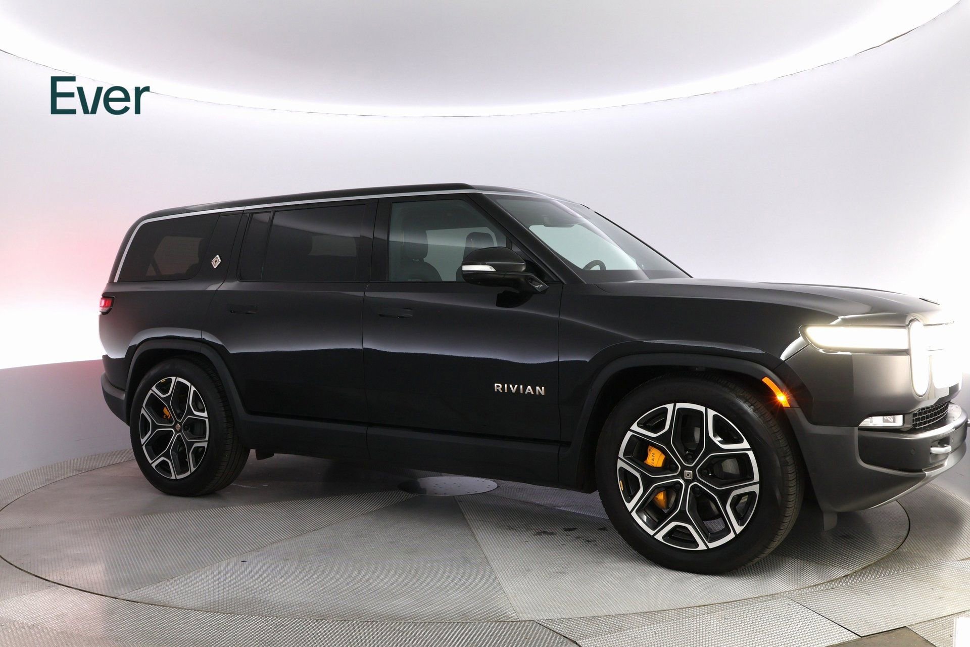 Used 2024 Rivian R1S Adventure image 5