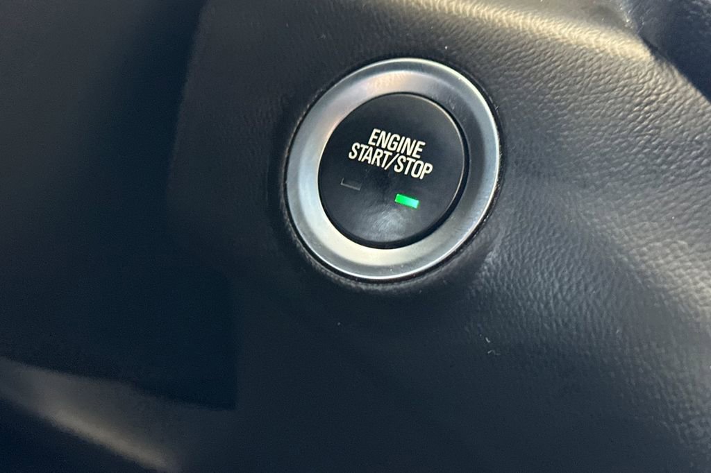 Used 2022 GMC Terrain SLE w/ LPO, Floor Liner Package image 31