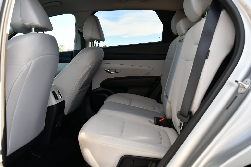 Used 2025 Hyundai Tucson SEL AWD/4WD image 18