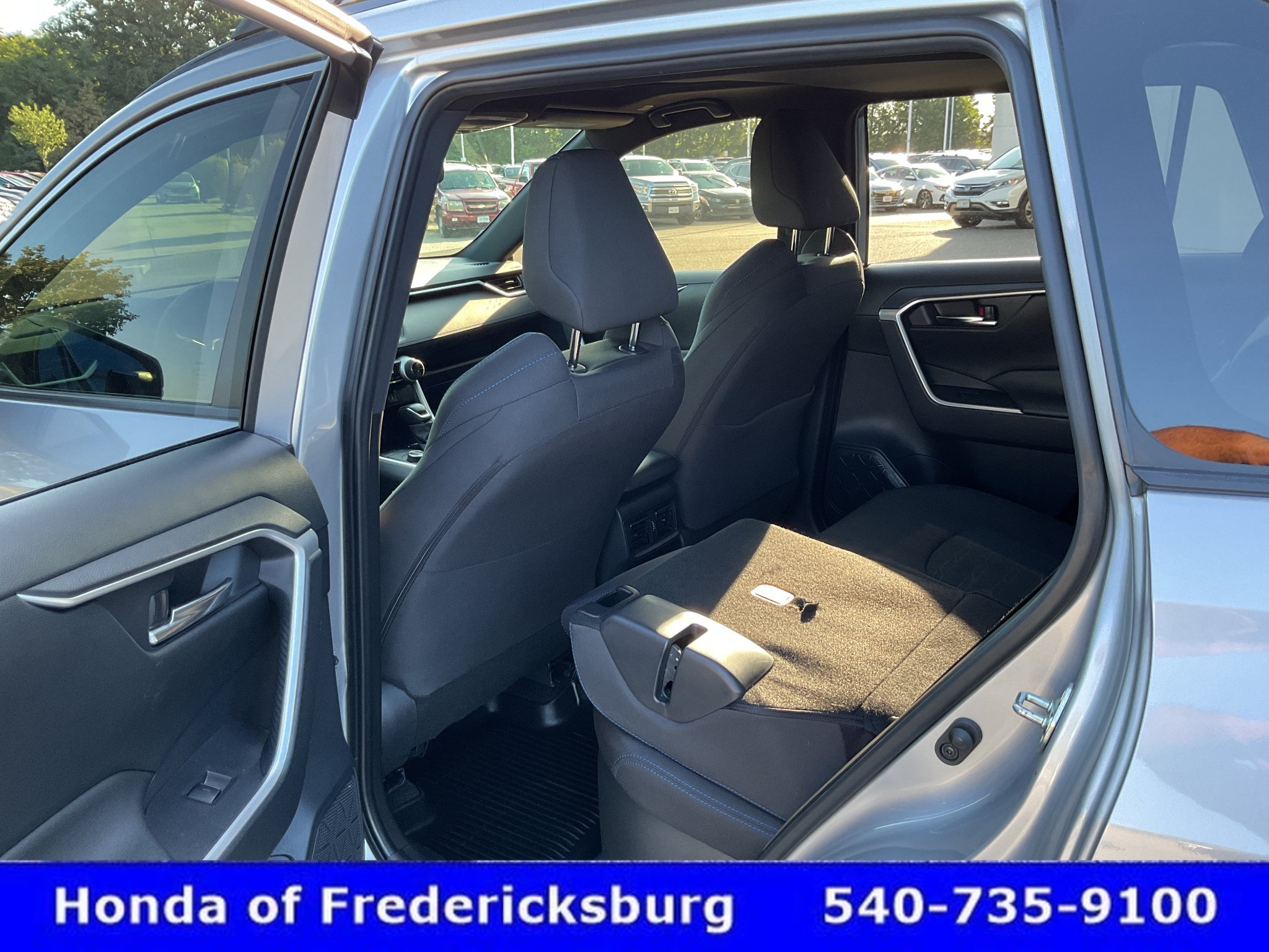 Used 2023 Toyota RAV4 SE w/ Convenience Package AWD/4WD image 23