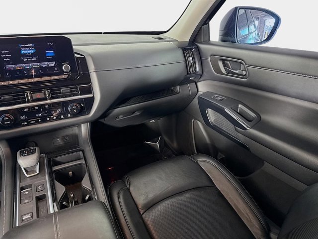 Certified 2023 Nissan Pathfinder SV image 24