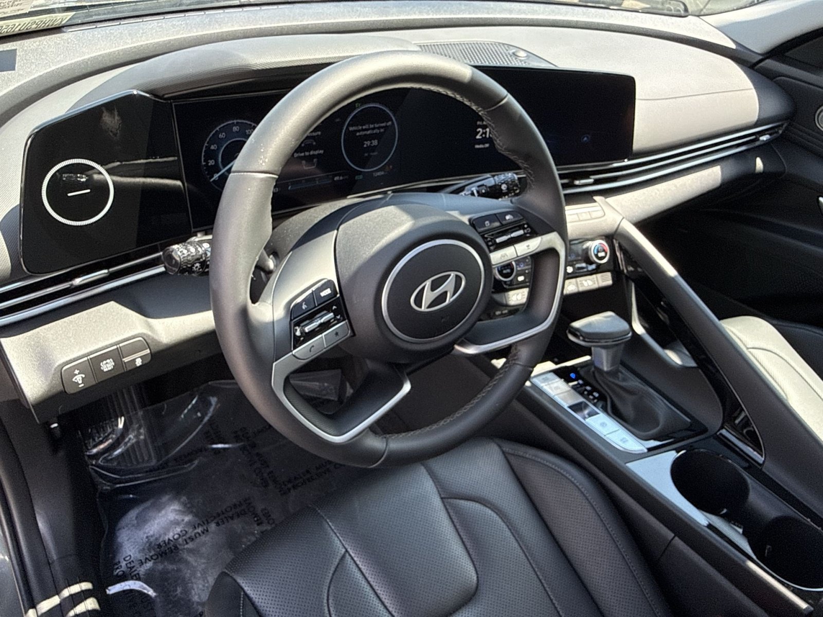 Used 2025 Hyundai Elantra Limited FWD image 16