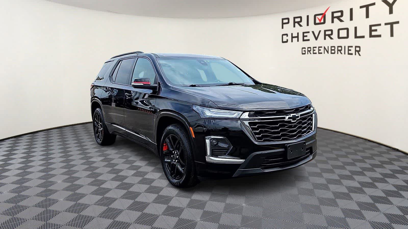 Certified 2023 Chevrolet Traverse Premier w/ Redline Edition FWD image 2