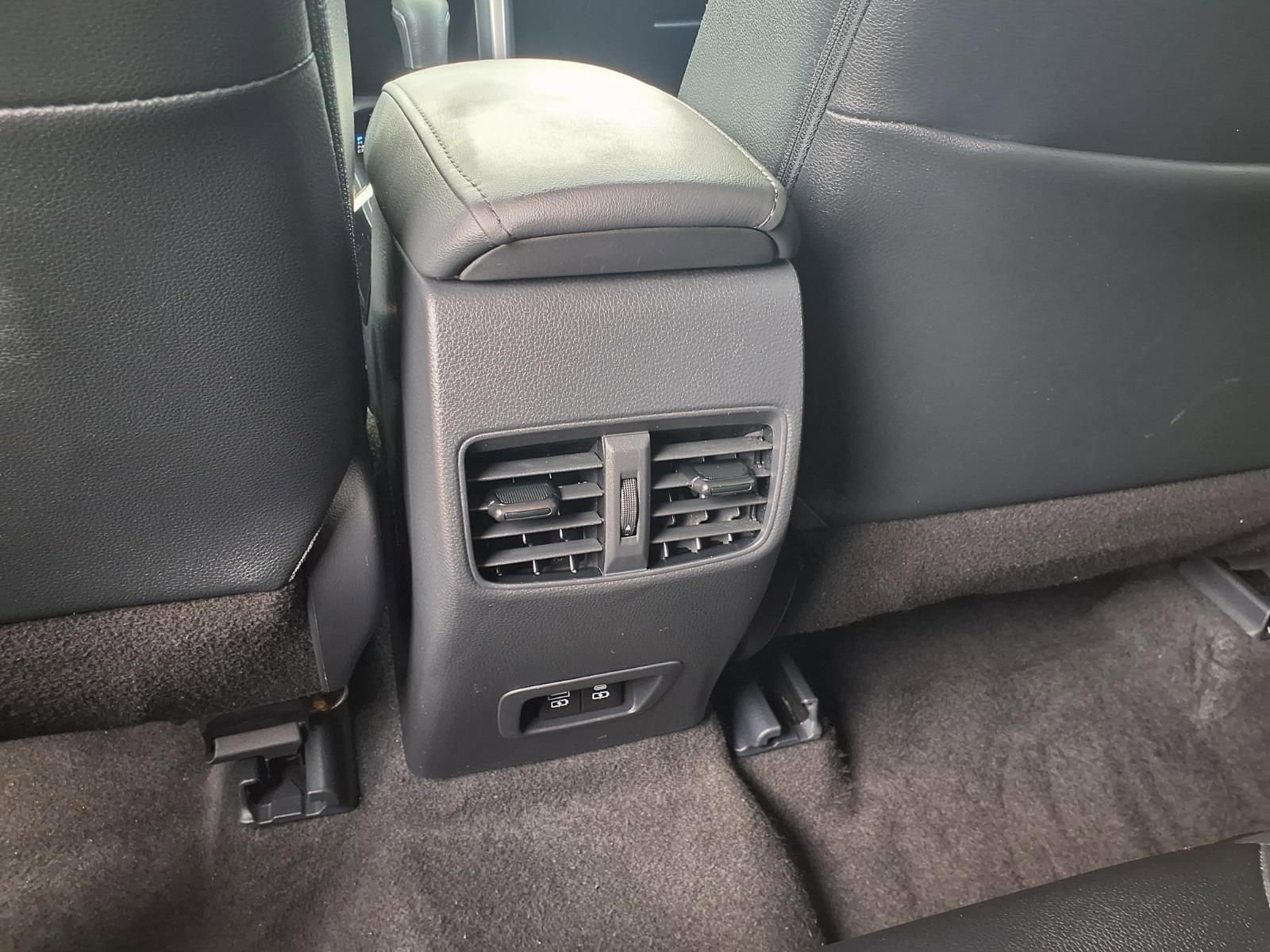 Used 2022 Toyota Corolla Cross XLE w/ Convenience Package FWD image 14