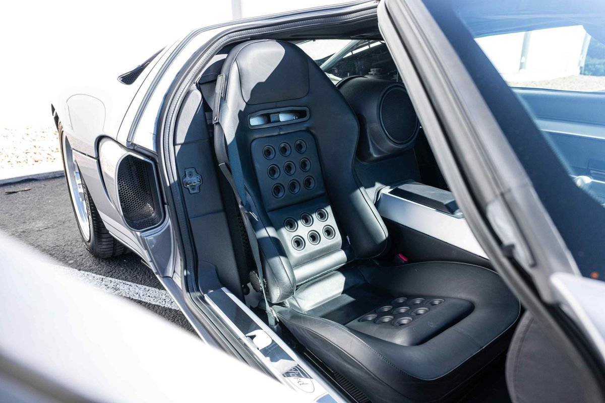 Used 2006 Ford GT RWD image 28