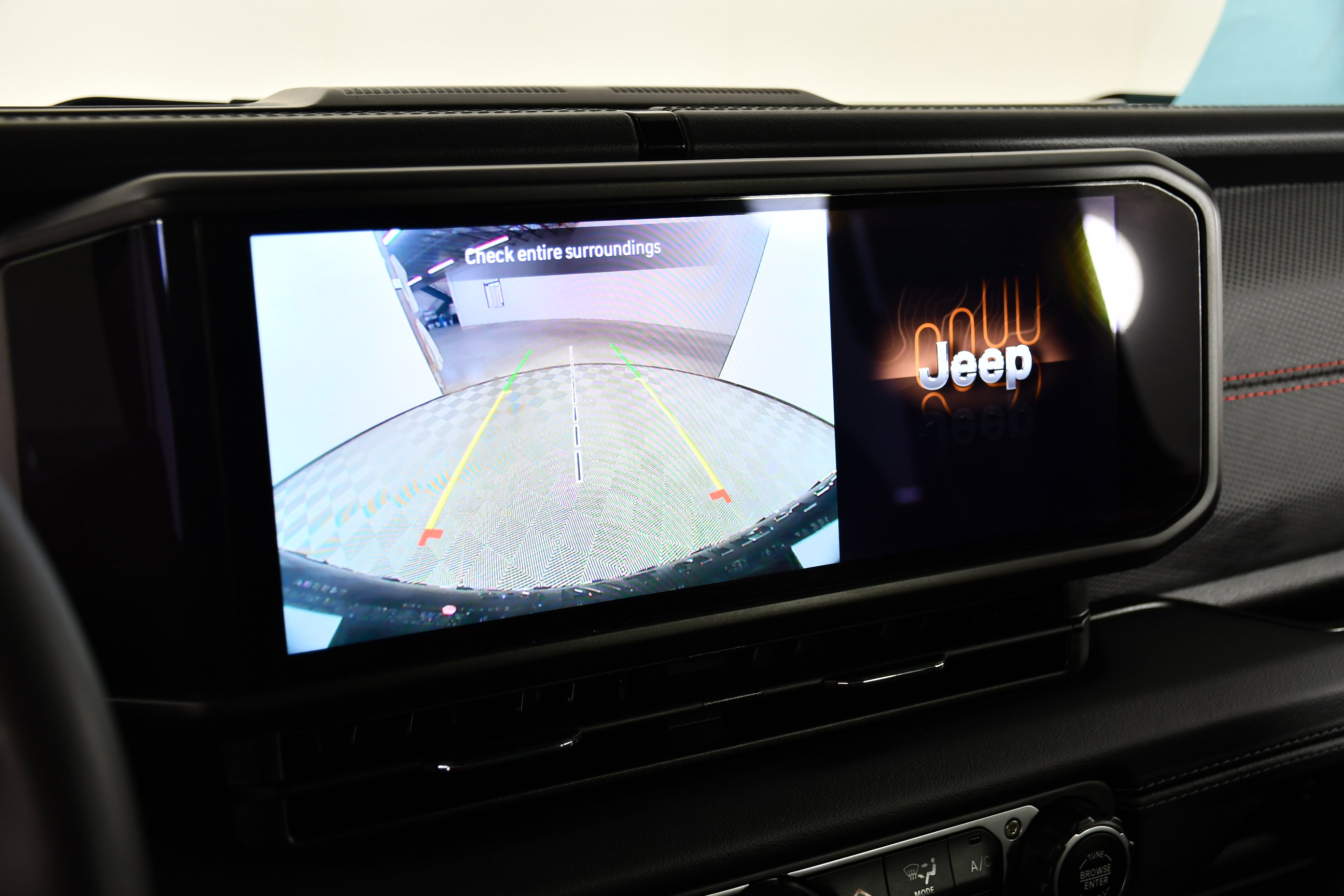 Used 2025 Jeep Wrangler Unlimited Rubicon image 18