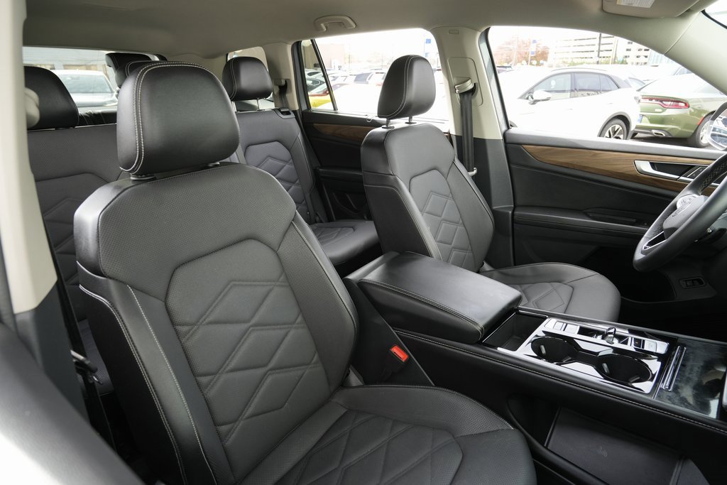 Used 2024 Volkswagen Atlas SE image 27