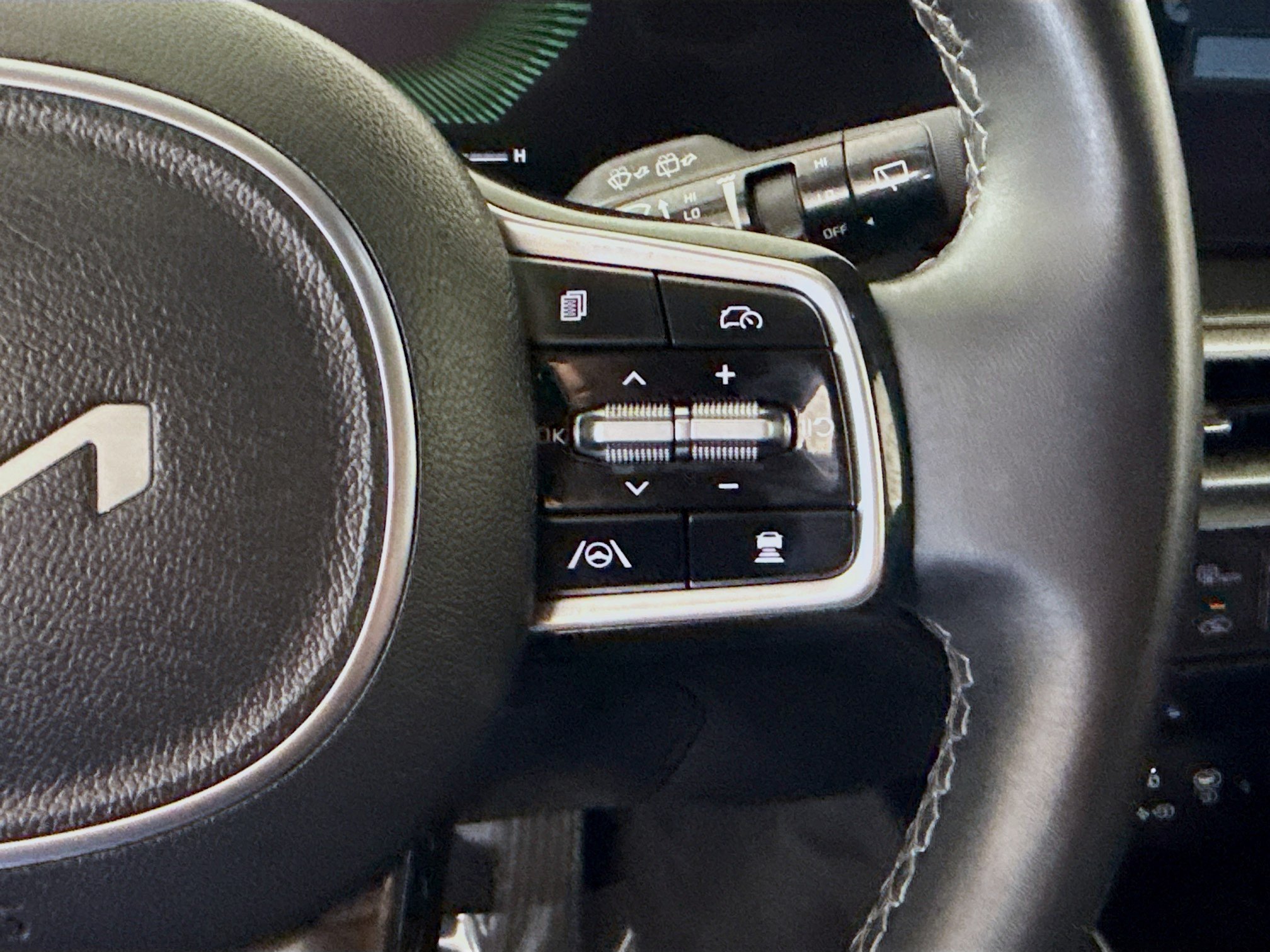 Used 2025 Kia Sorento S w/ Panoramic Sunroof Package FWD image 15