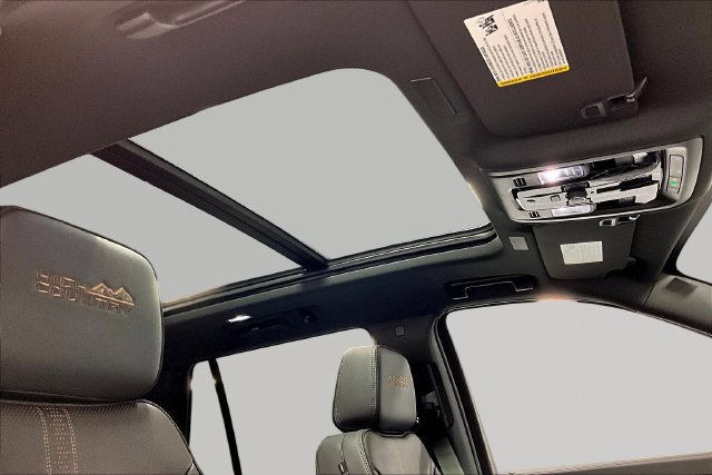 New 2027 Chevrolet Tahoe High Country AWD/4WD image 3