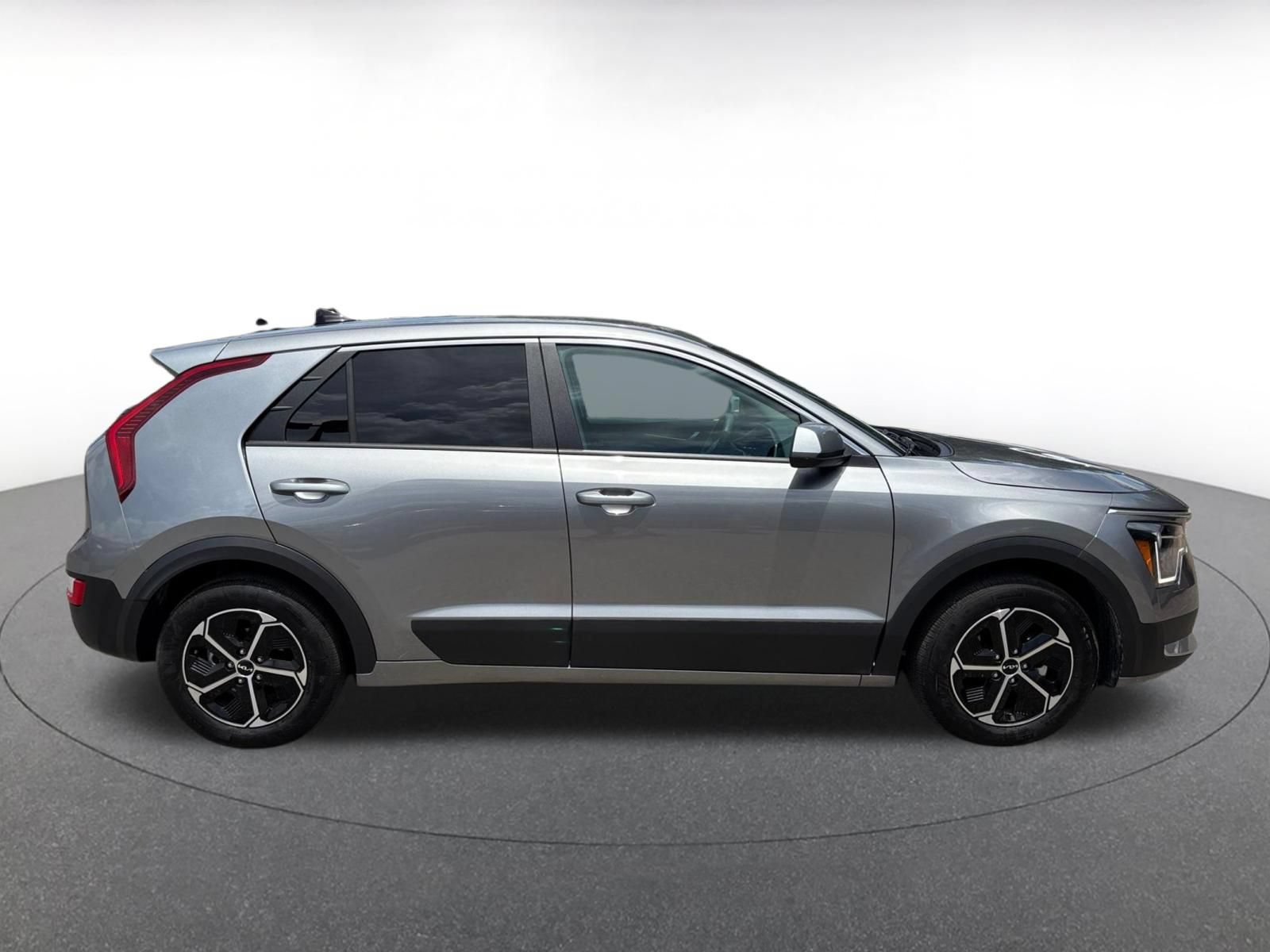 Used 2026 Kia Niro LX FWD image 15