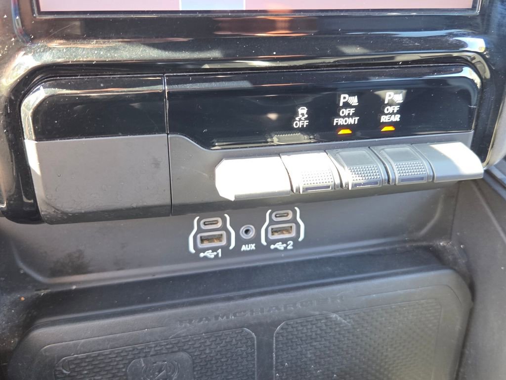 Used 2025 RAM 1500 Laramie image 20