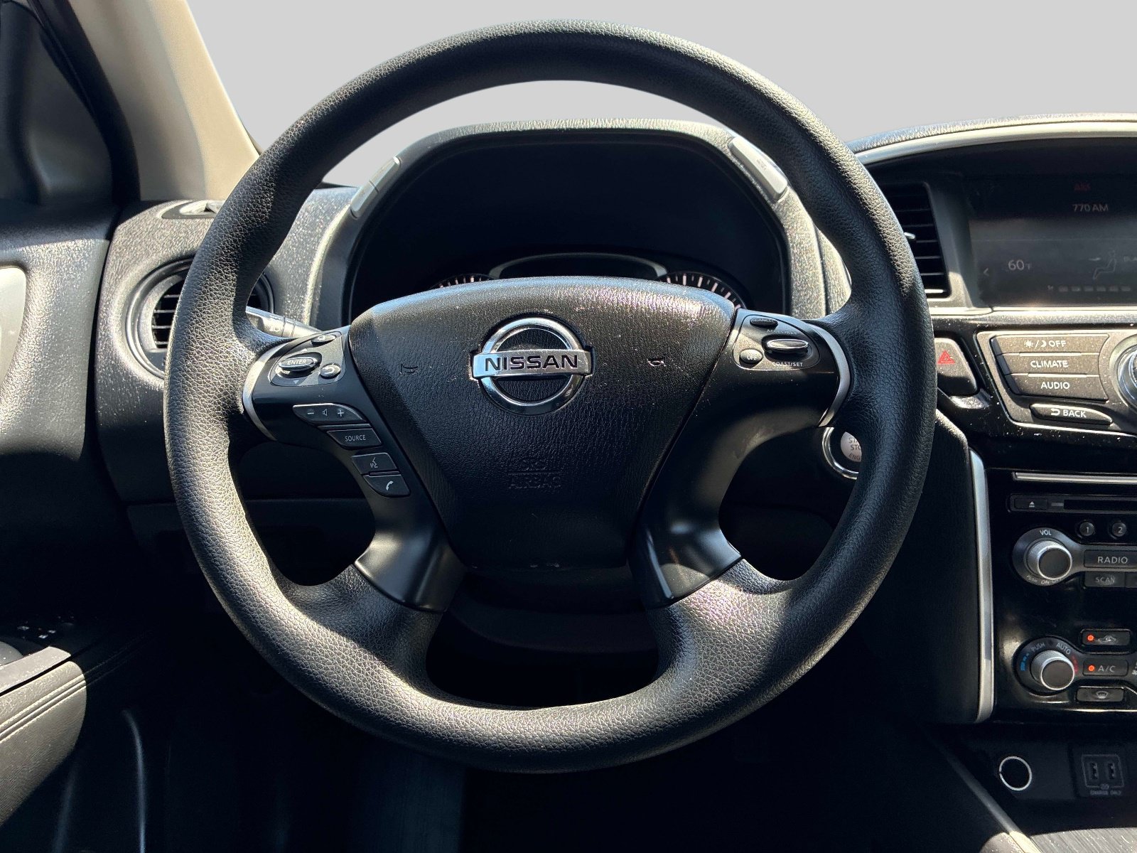Used 2018 Nissan Pathfinder S AWD/4WD image 17