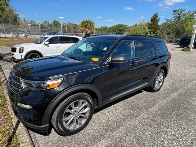 Used 2024 Ford Explorer XLT w/ Equipment Group 202A image 6