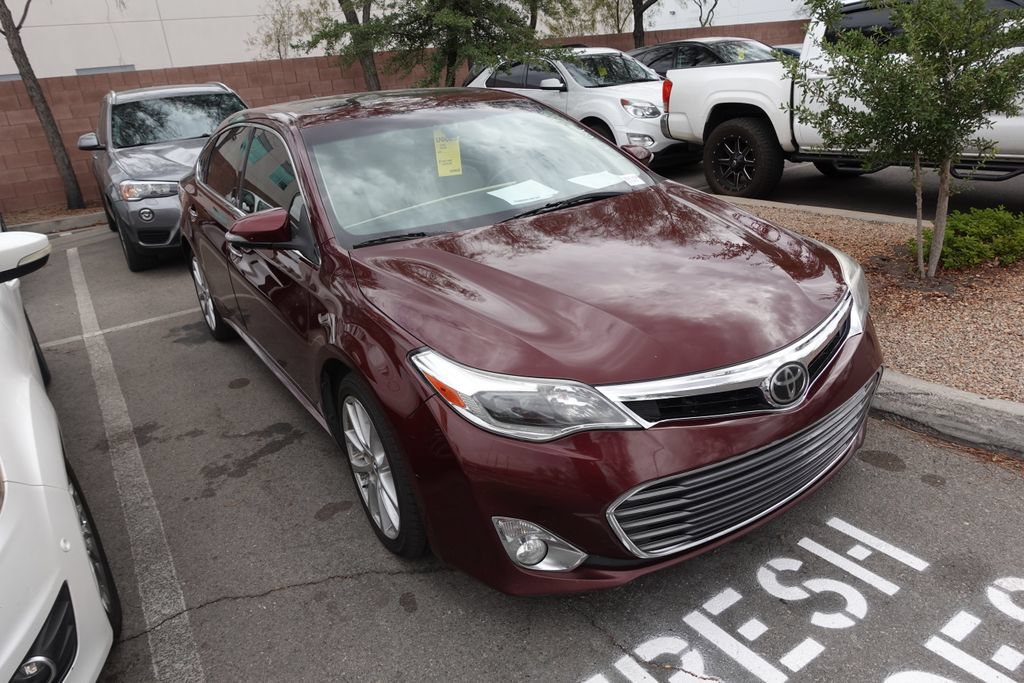 Used 2014 Toyota Avalon Limited w/ Technology Package FWD image 2
