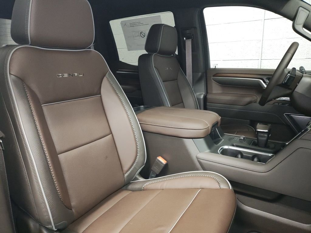 New 2026 GMC Sierra 1500 Denali w/ Denali Reserve Package image 9