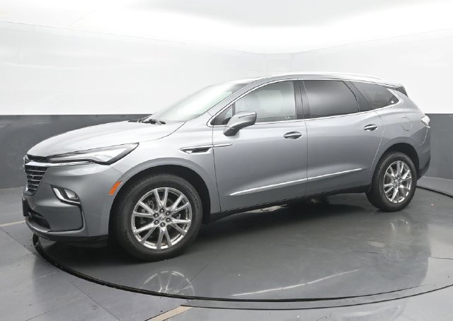 Used 2023 Buick Enclave Essence w/ Experience Buick Package AWD/4WD image 2