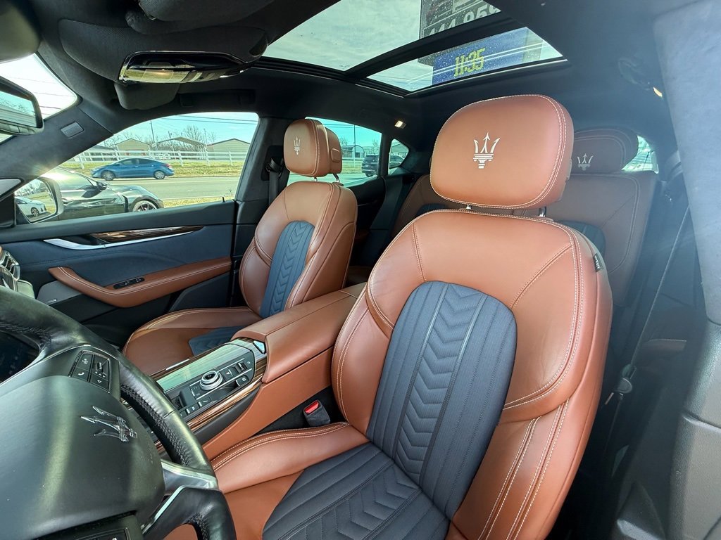 Used 2019 Maserati Levante GranLusso image 14