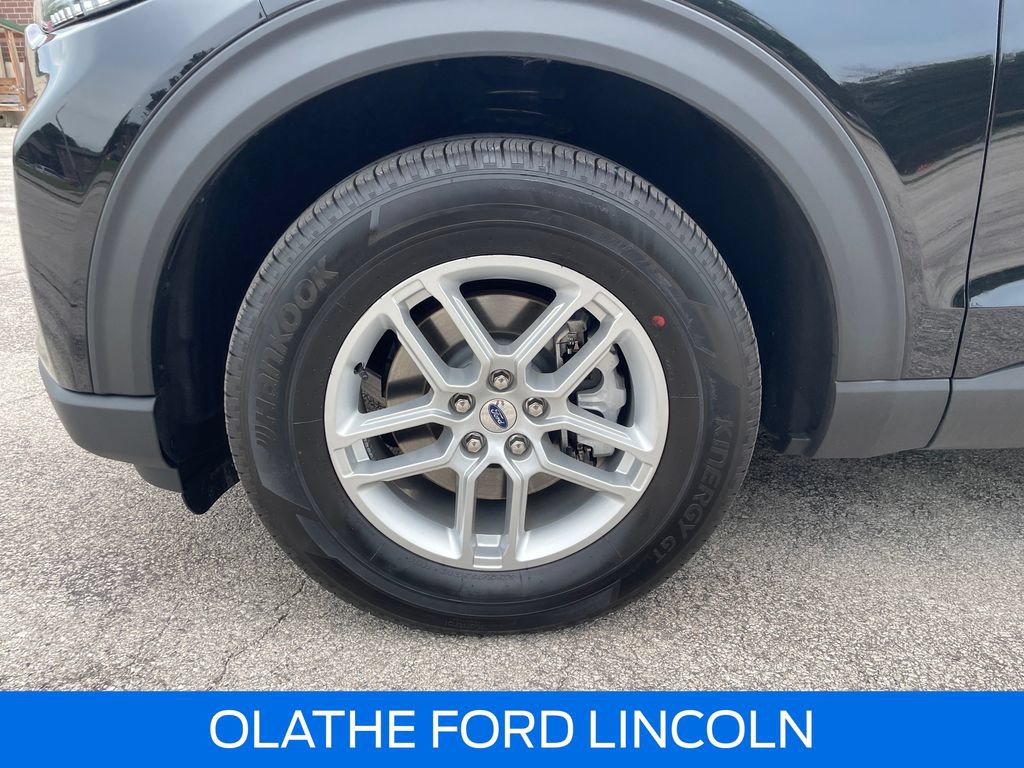 Certified 2026 Ford Explorer Active AWD/4WD image 29