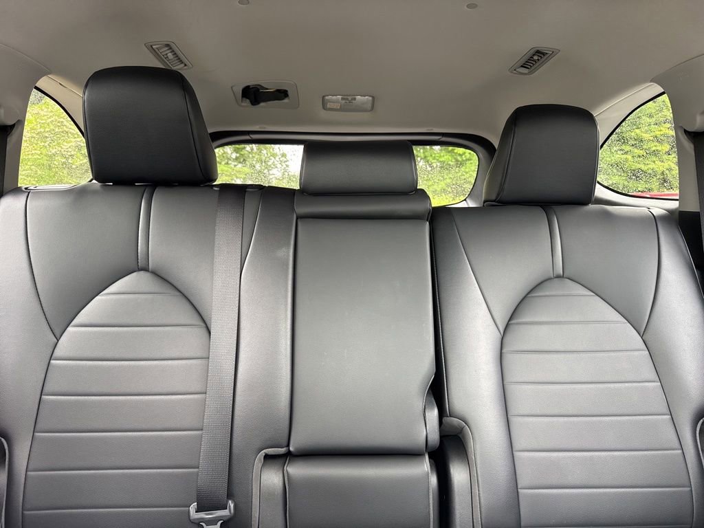 Used 2021 Toyota Highlander XLE AWD/4WD image 18