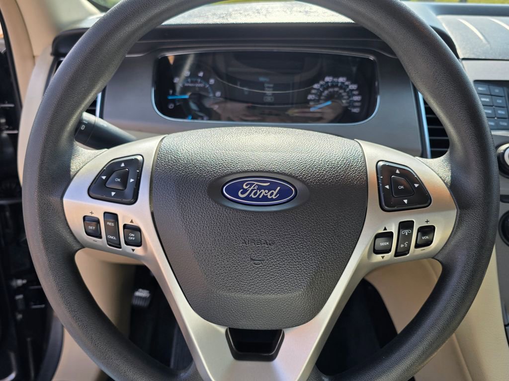 Used 2018 Ford Taurus SE image 16