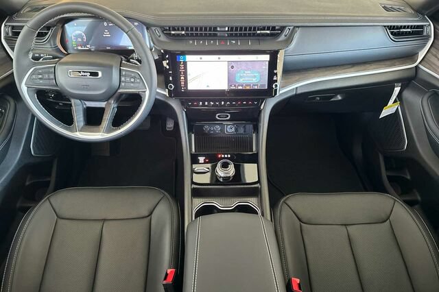 New 2026 Jeep Grand Cherokee L Limited AWD/4WD image 10