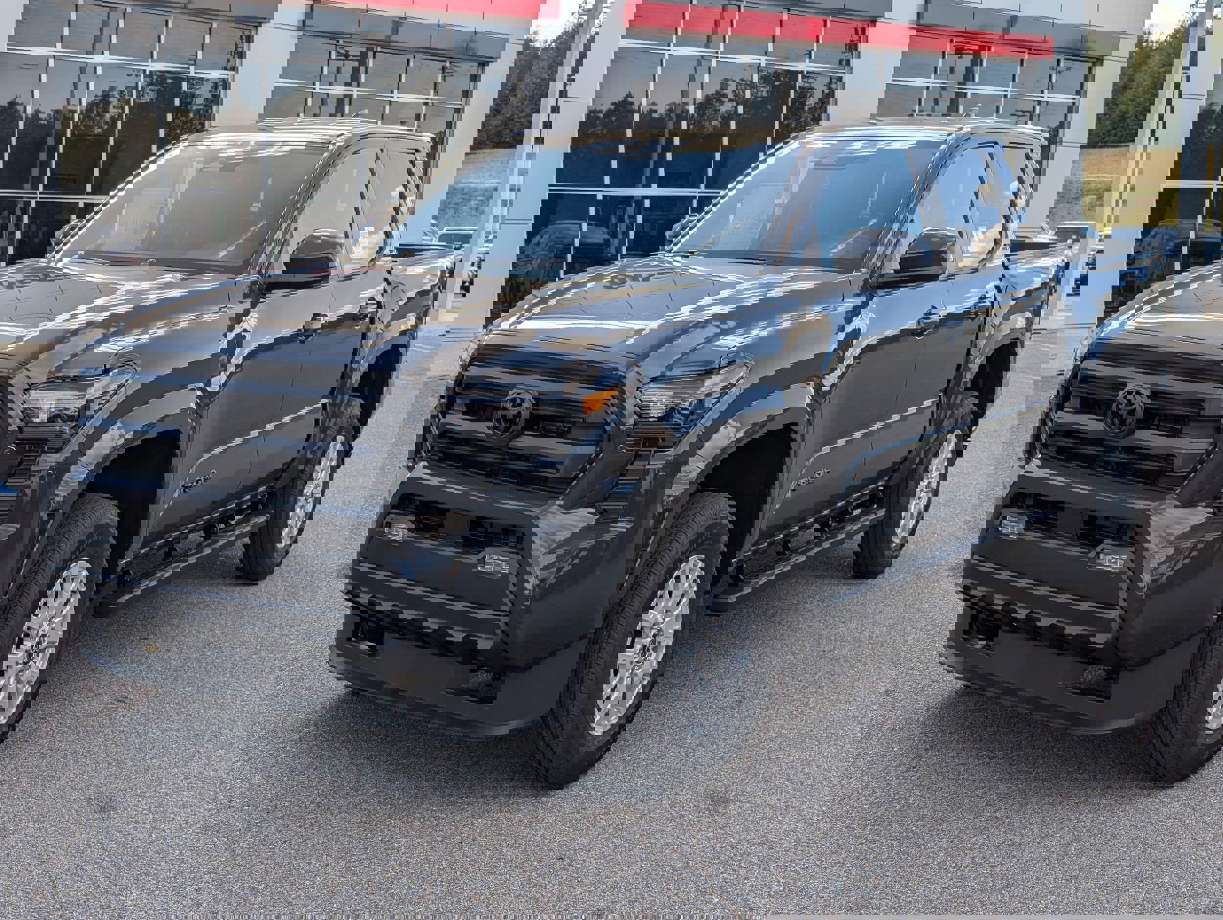 New 2025 Toyota Tacoma SR5