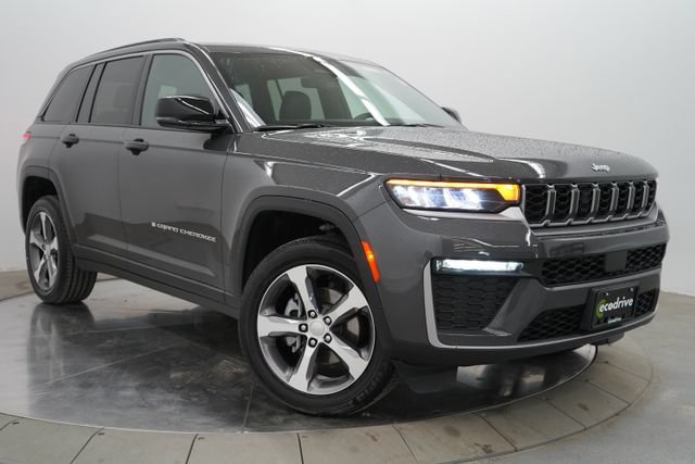 Used 2026 Jeep Grand Cherokee Limited AWD/4WD image 3