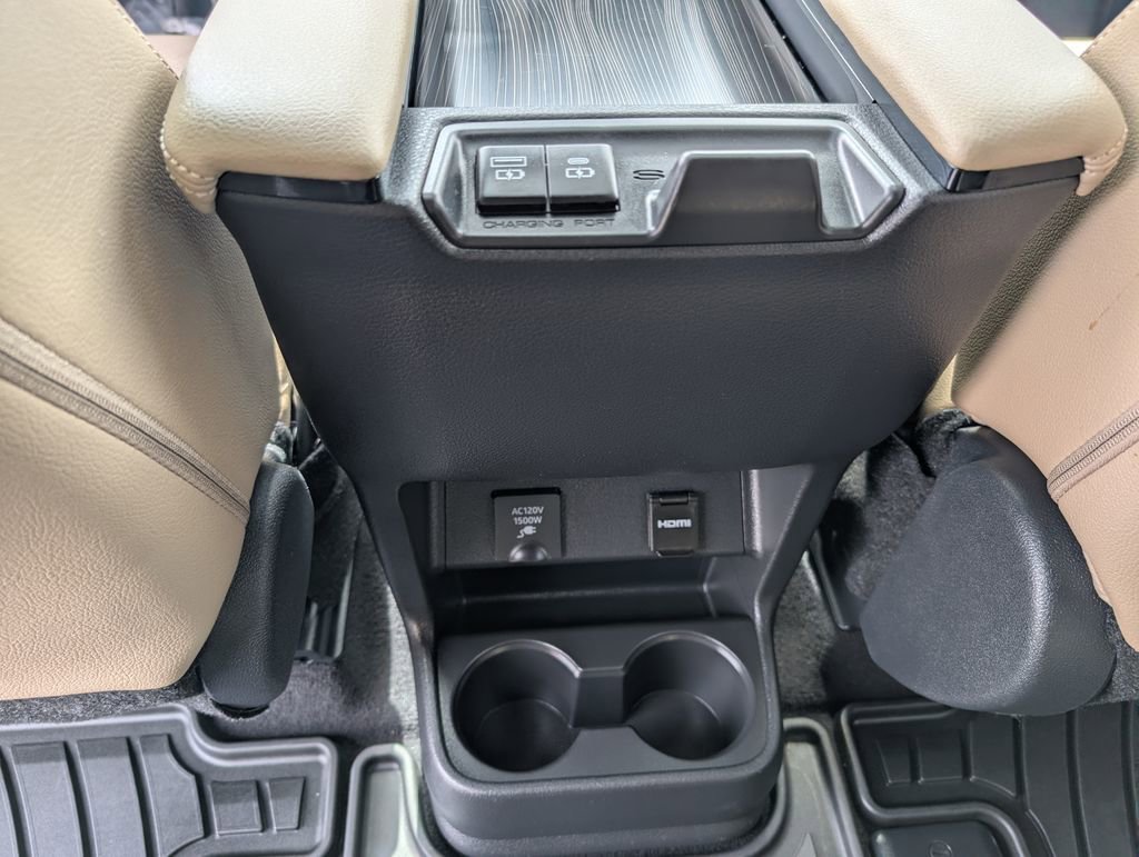 Used 2022 Toyota Sienna Limited image 24