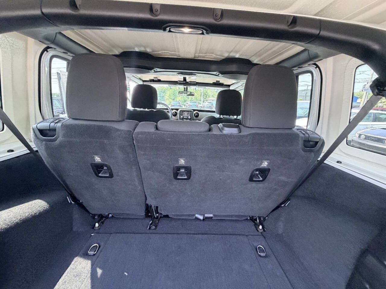 Used 2018 Jeep Wrangler Unlimited Sport AWD/4WD image 64
