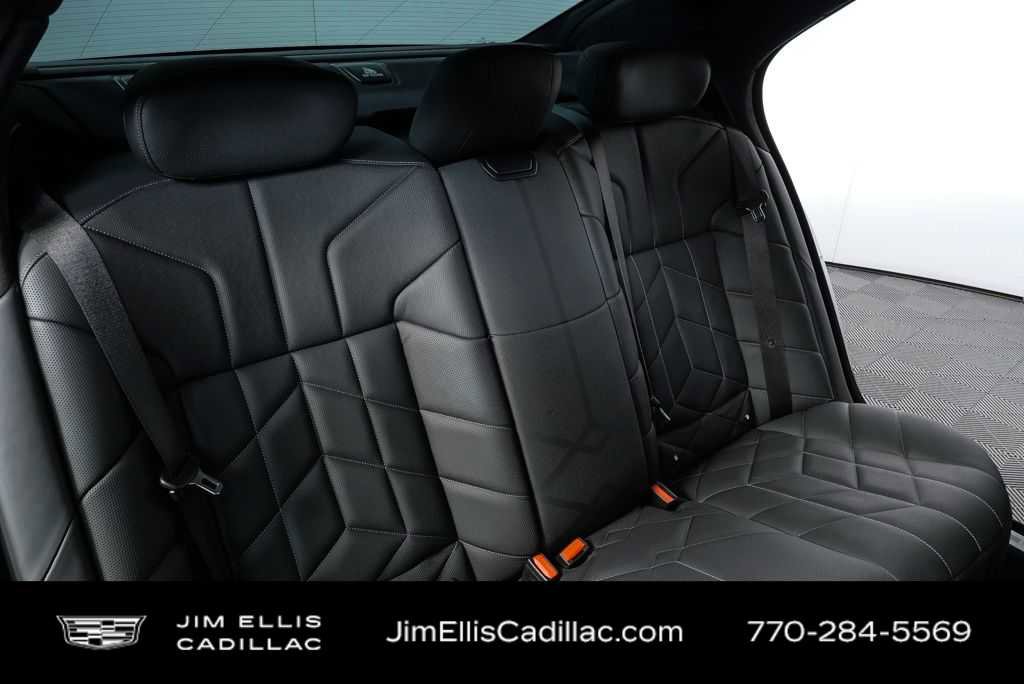 Used 2023 BMW 760i xDrive image 21