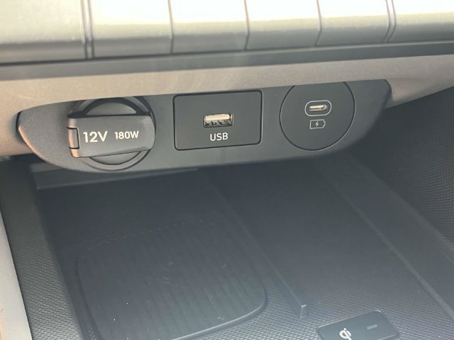 Used 2025 Hyundai Elantra Sport FWD image 24