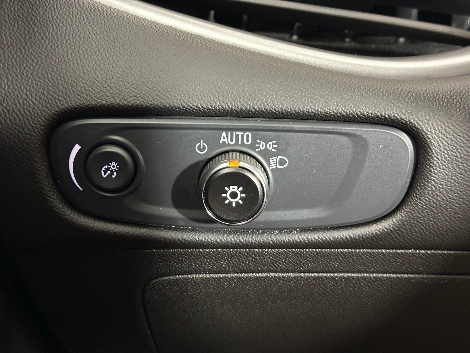 Used 2025 Chevrolet Malibu LS w/ LPO, Floor Liner Package image 12