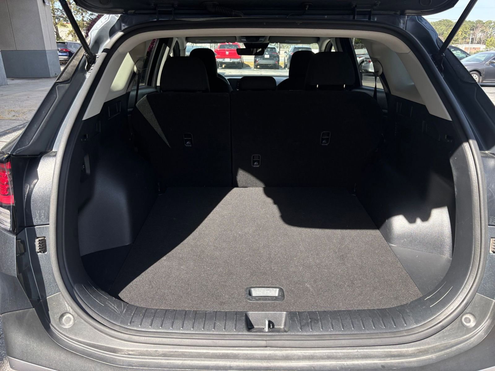 Used 2025 Kia Sportage LX image 30