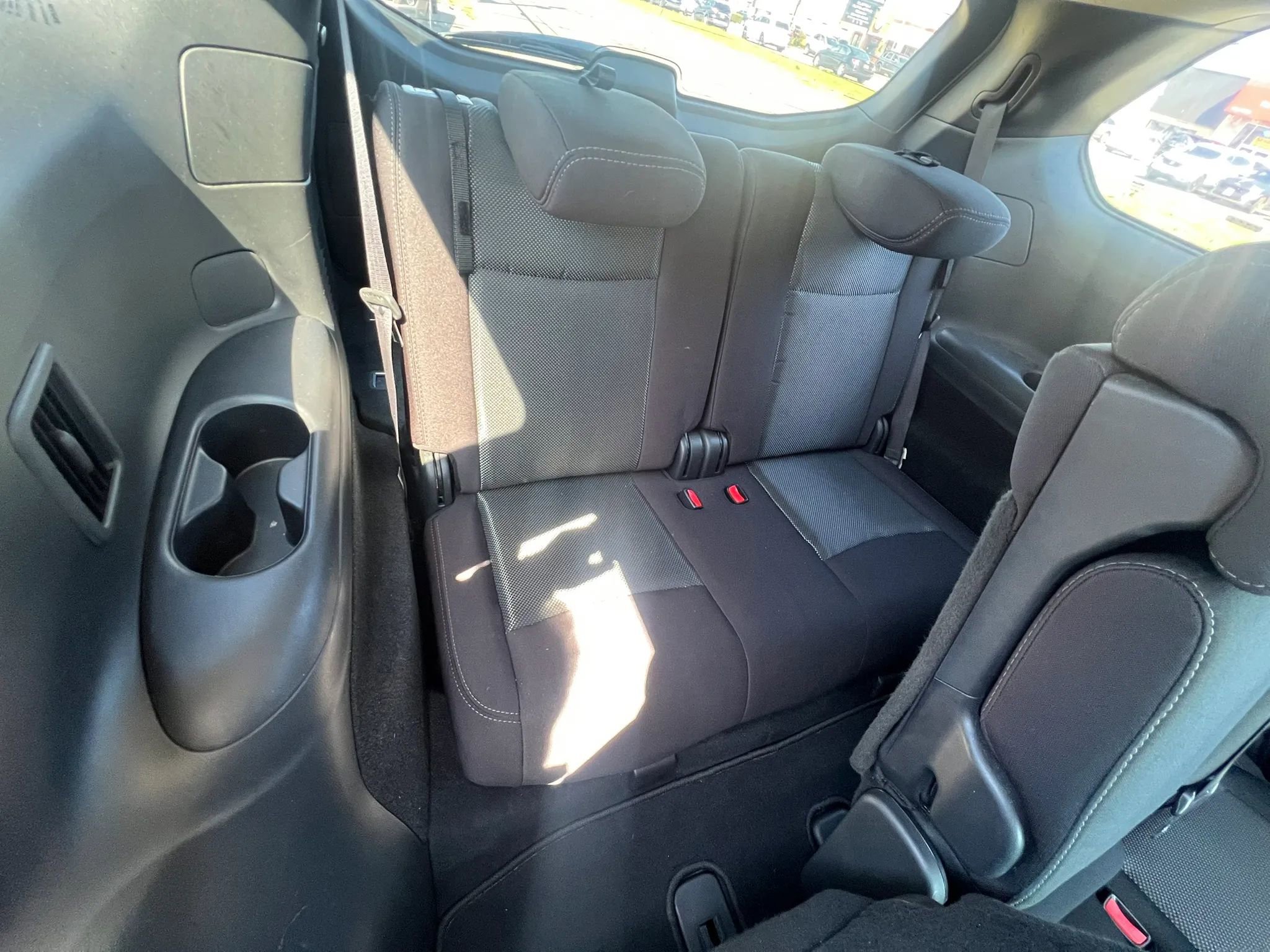 Used 2019 Nissan Pathfinder S image 28