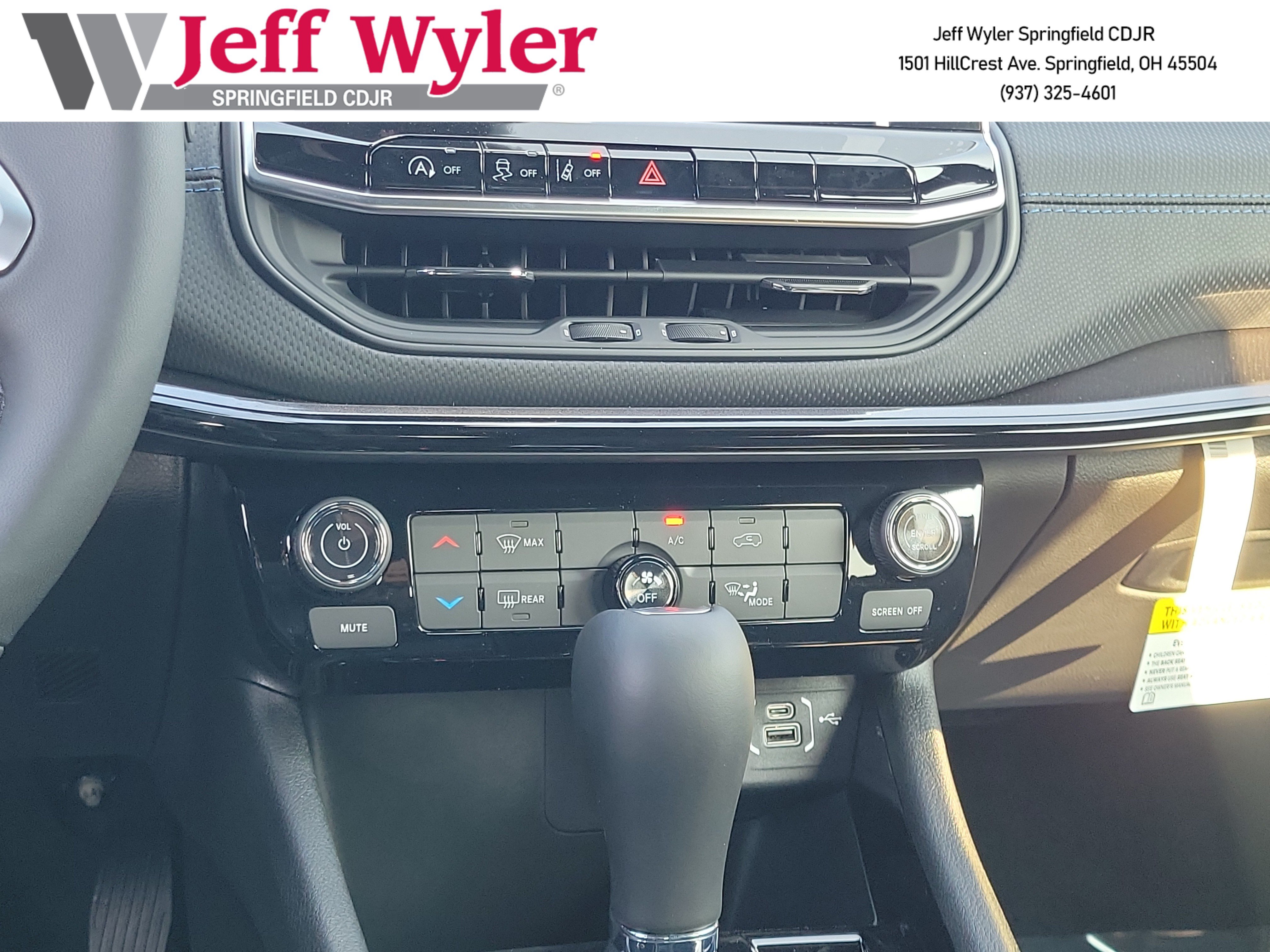 New 2026 Jeep Compass Latitude AWD/4WD image 12