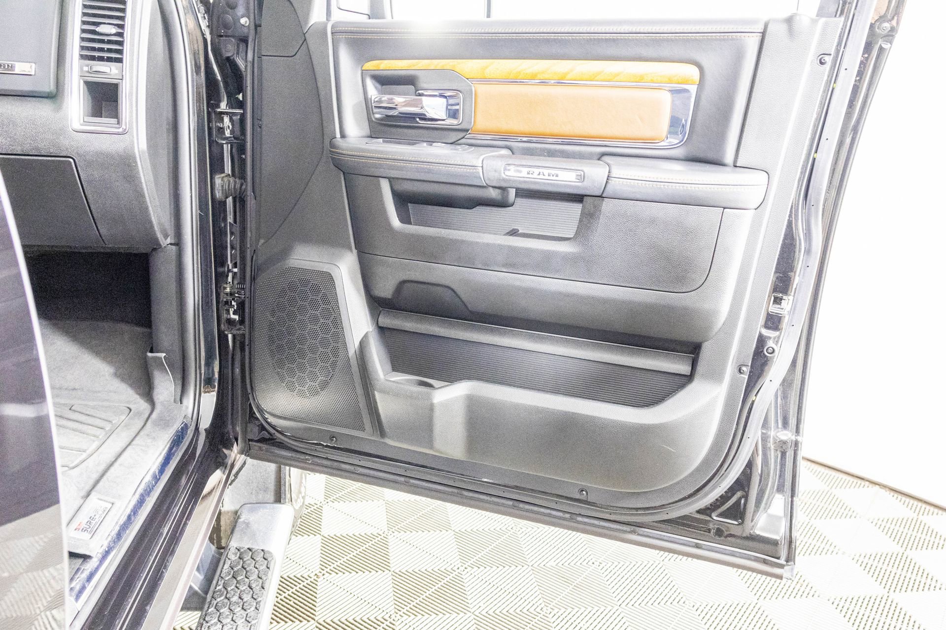 Used 2018 RAM 2500 Longhorn w/ Convenience Group image 46