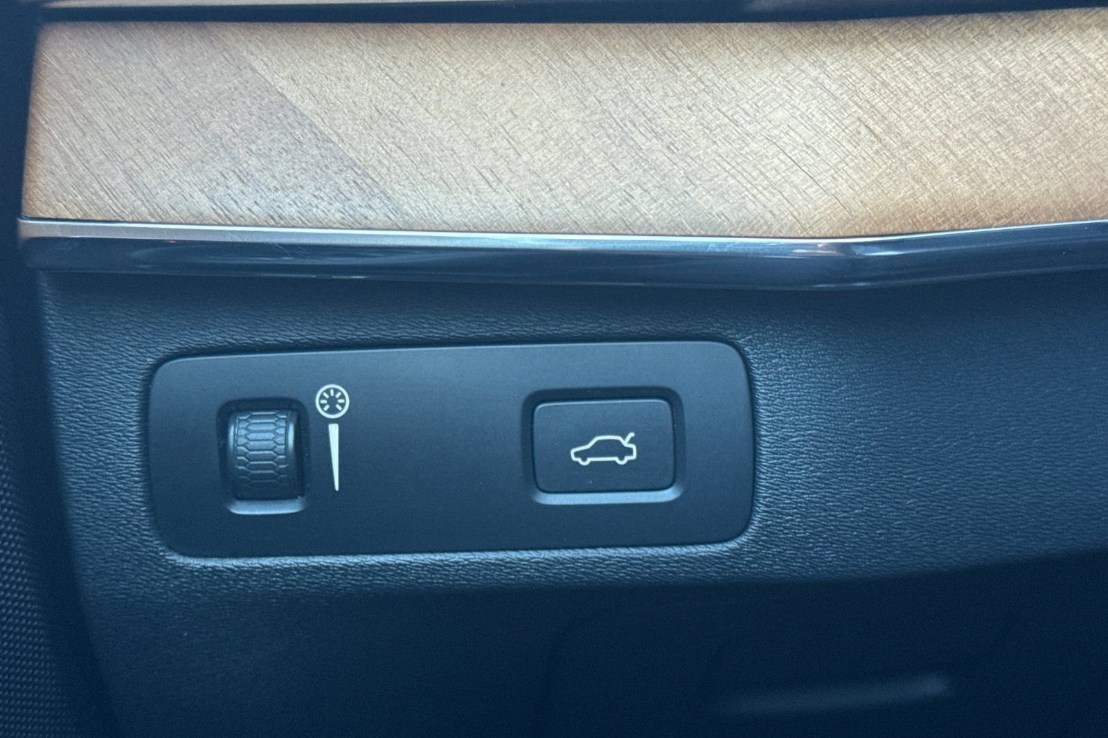 Used 2022 Volvo XC90 T5 Momentum w/ Advanced Package image 31