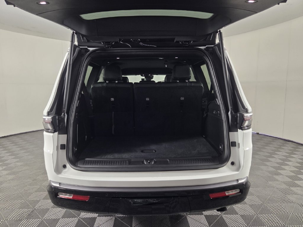 New 2026 Jeep Grand Wagoneer 4WD image 20