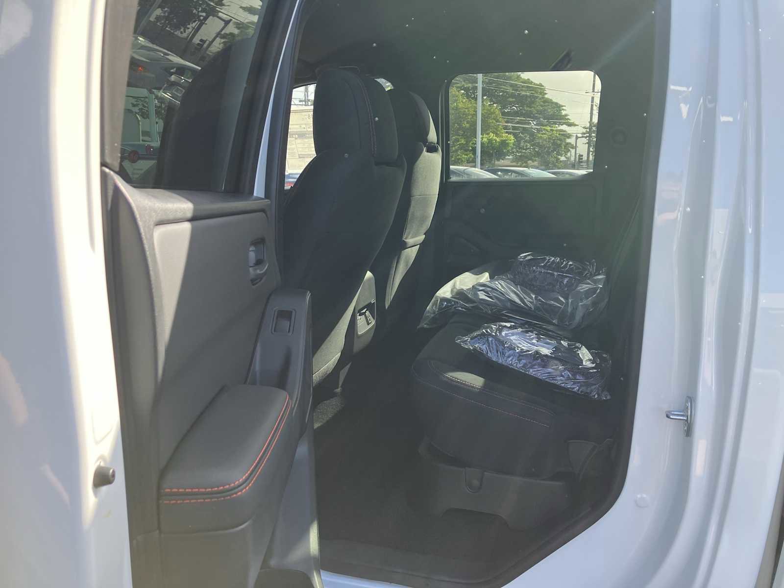 New 2026 Nissan Frontier PRO-4X w/ Pro-4x Convenience Package image 10