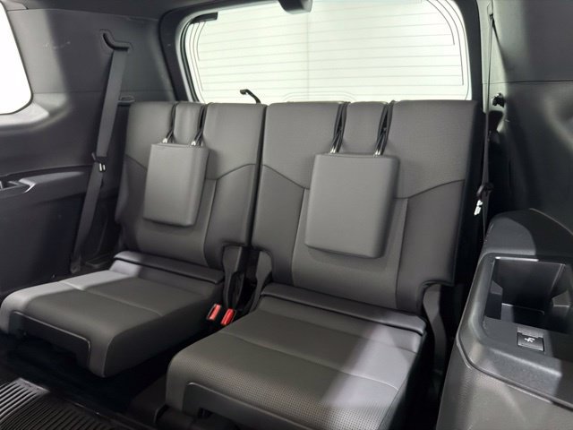 Used 2025 Lexus GX 550 w/ Accessory Package (2T) AWD/4WD image 18