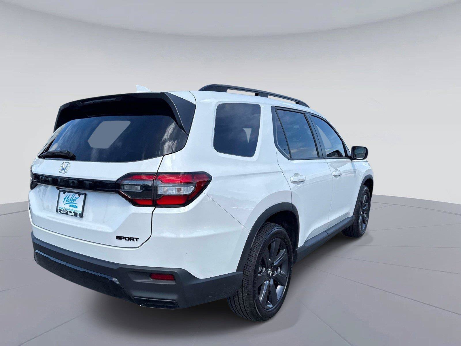 Certified 2026 Honda Pilot Sport image 4