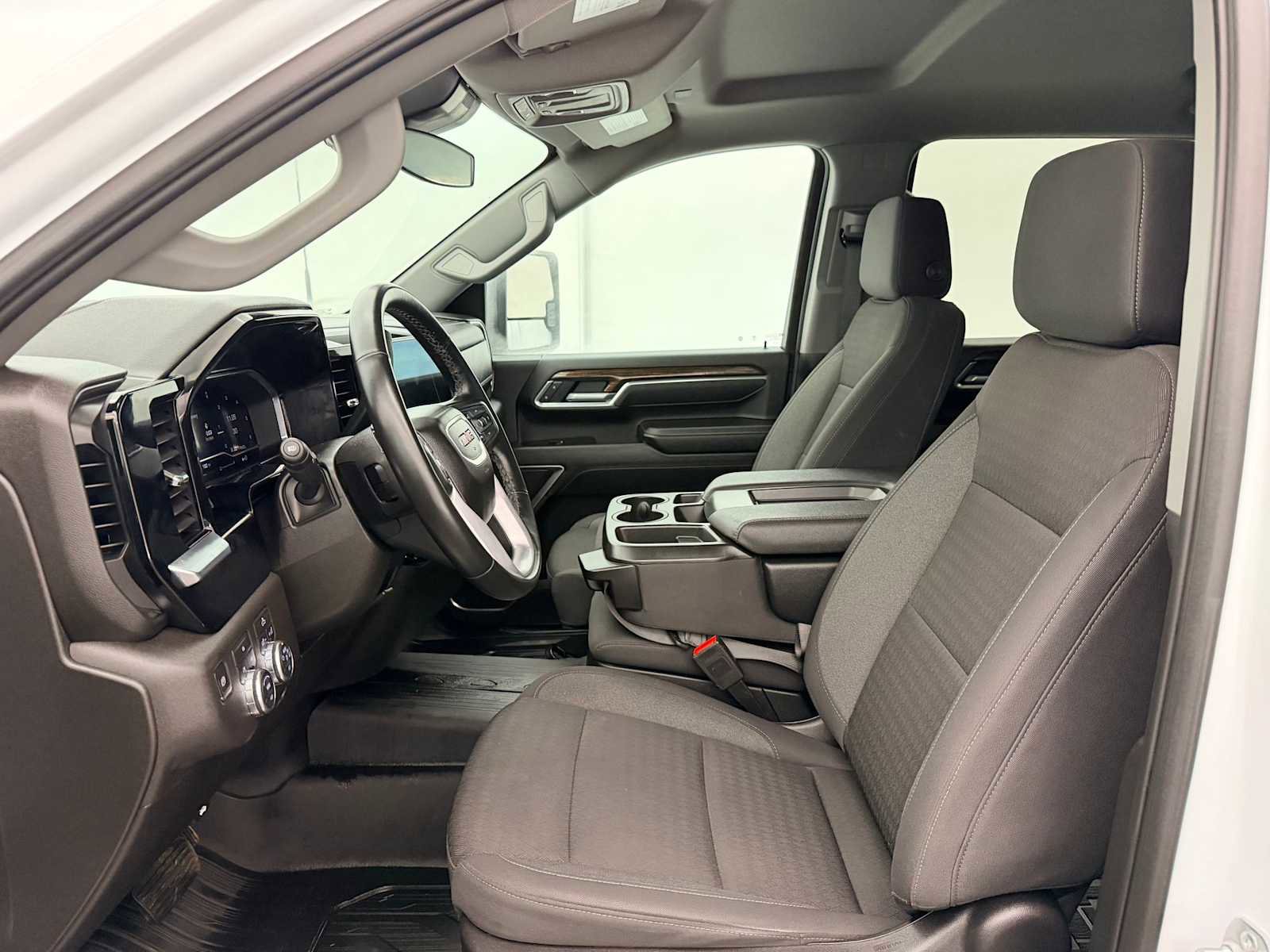 Used 2025 GMC Sierra 3500 SLE w/ SLE Value Package image 18