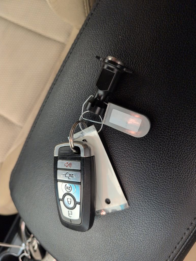 Used 2016 Ford Explorer XLT w/ Equipment Group 201A image 39