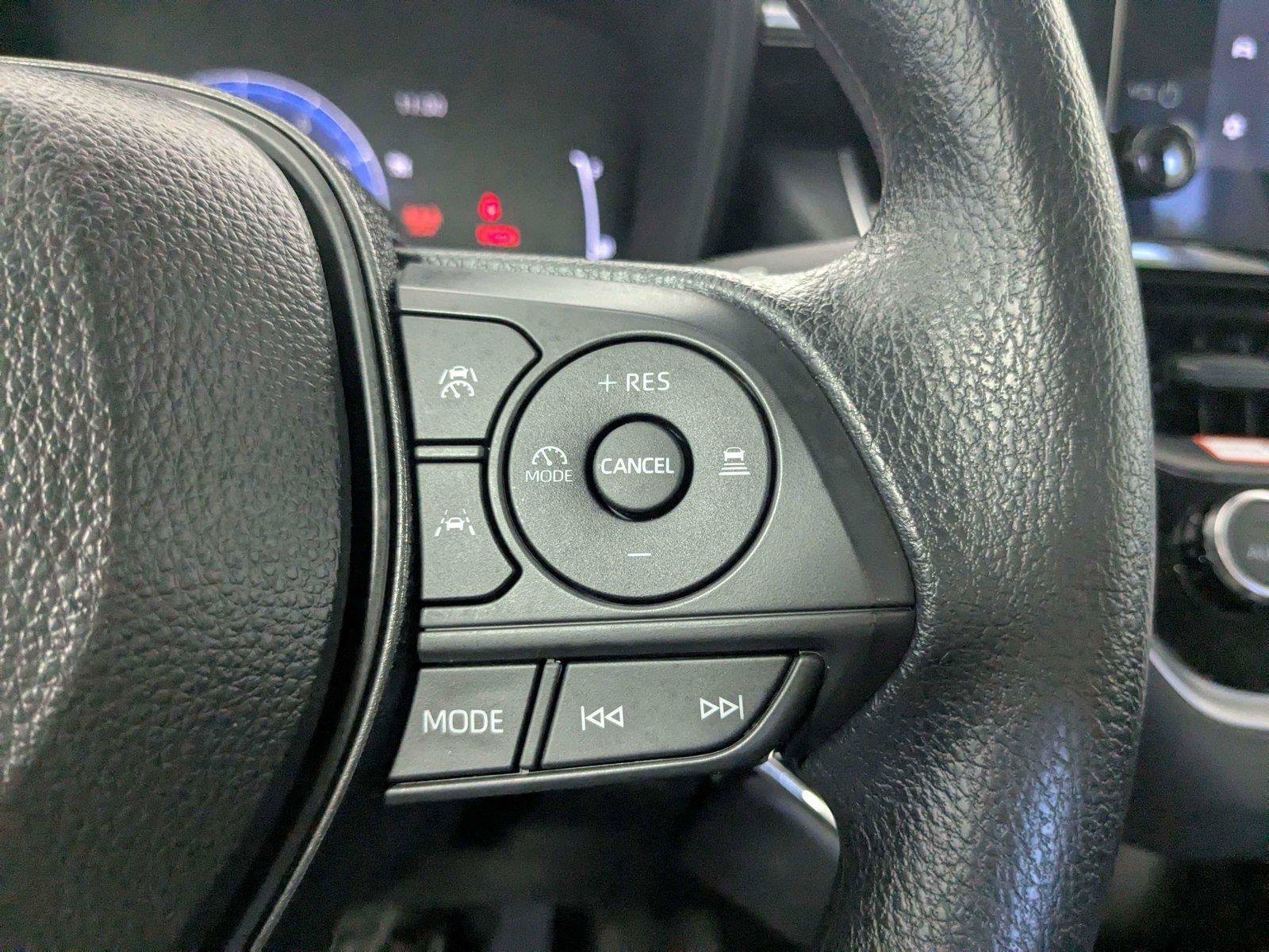 Used 2026 Toyota Corolla LE FWD image 17