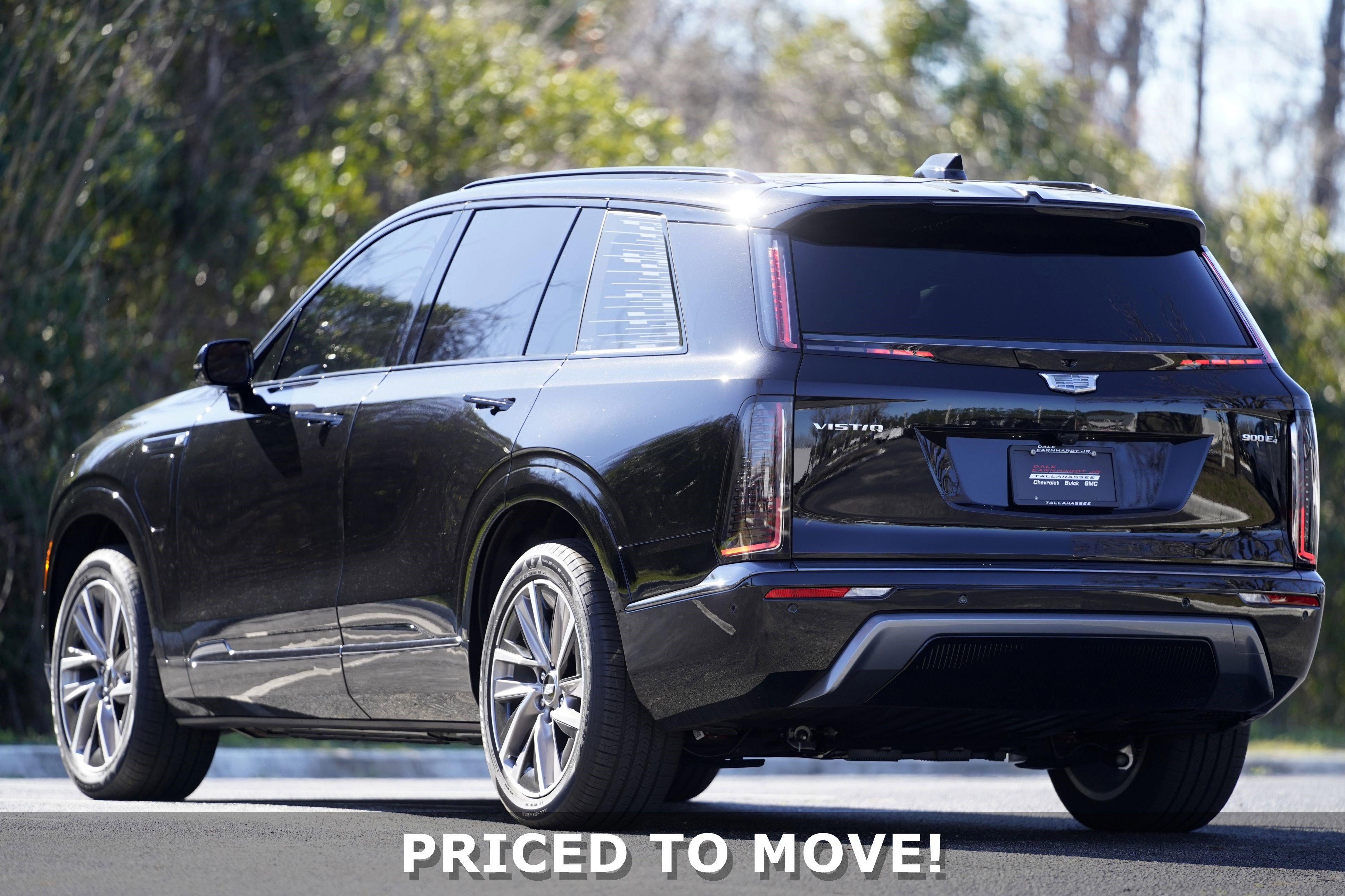 Used 2026 Cadillac Vistiq Sport image 3