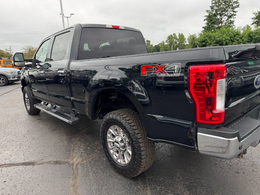 Used 2017 Ford F250 XLT w/ XLT Premium Package AWD/4WD image 10