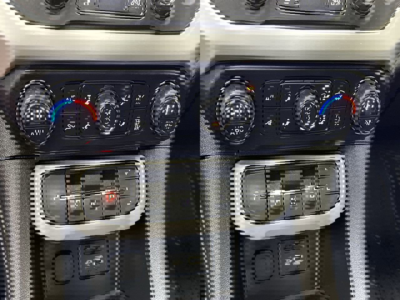 Certified 2023 GMC Acadia SLE w/ Driver Convenience Package image 25