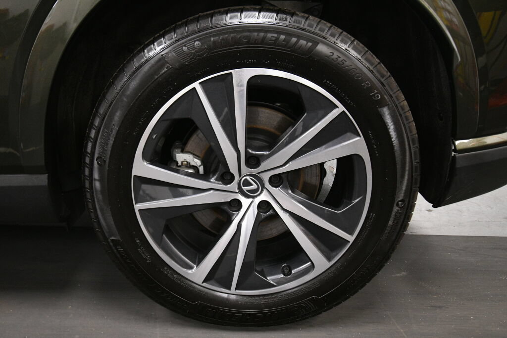 Used 2023 Lexus RX 350 Premium w/ Accessory Package AWD/4WD image 33